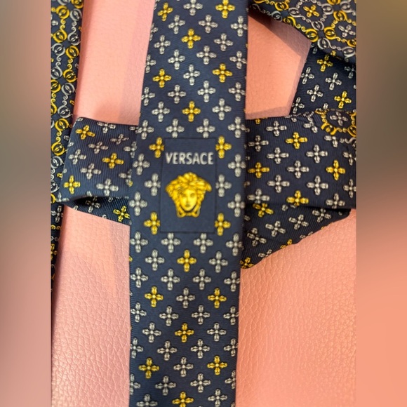 Vintage Gianni Versace Silk Tie Medusa Logo & Gold Geometric Detail